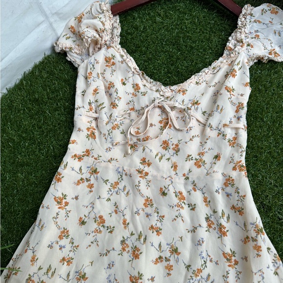 Reformation Maebry Dress 
Color: Julius Size 6 New without tags $248 - Picture 9 of 15